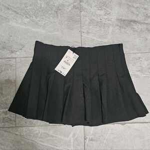 ZARA Pleated Women's Skort. Size Medium Grey Miniskirt With Shorts Underneath